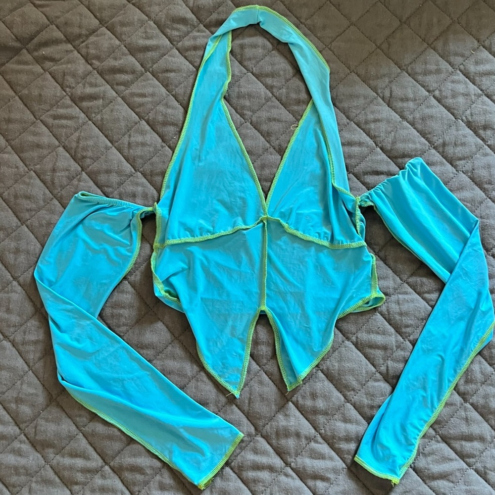 Halter cold shoulder crop top